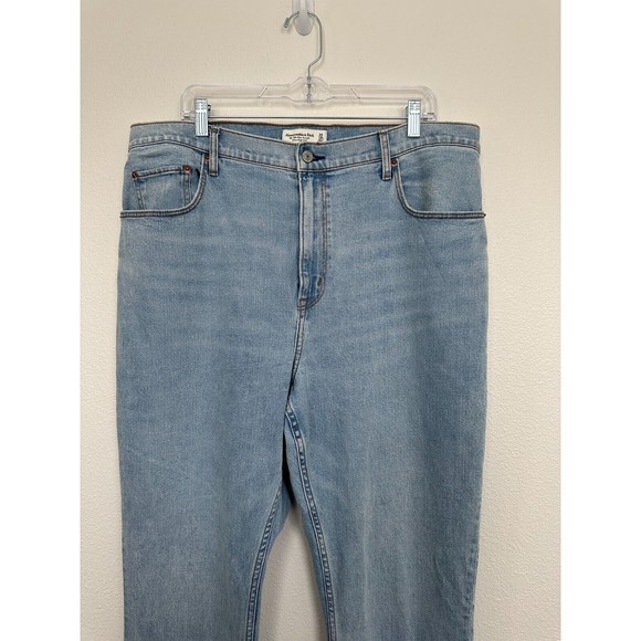 Abercrombie Curve Love 90's Slim Straight Ultra High Rise Jeans Light Wash Sz 34 - Picture 3 of 6